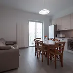 Palazzina Romani-romani Holidays Apartment *