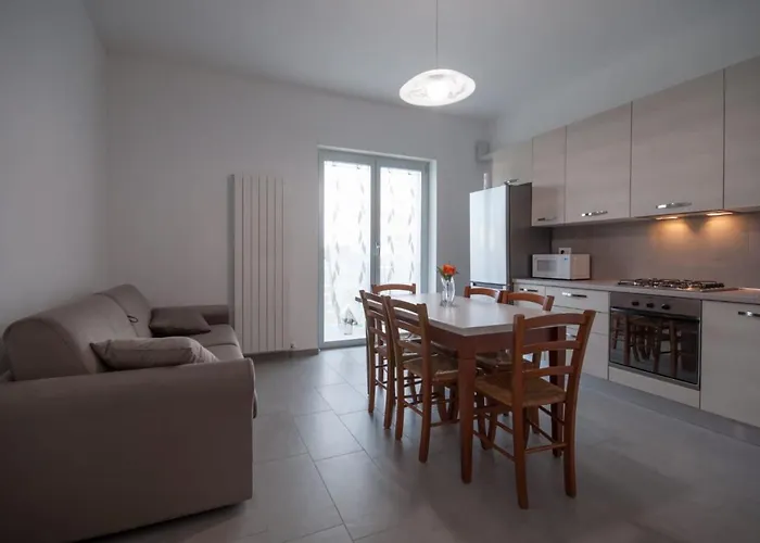 Palazzina Romani-romani Holidays Апартаменты *