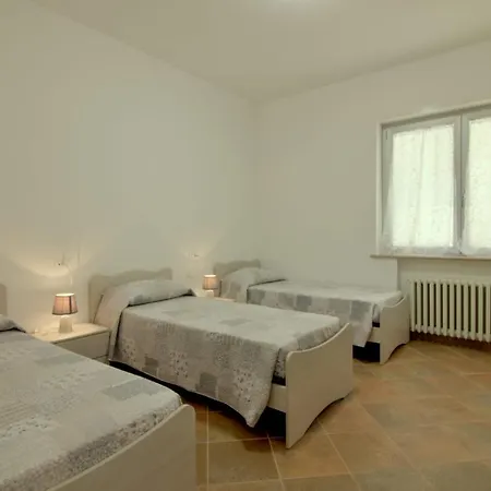 Palazzina Romani-romani Holidays アパート アルバ・アドリアティカ